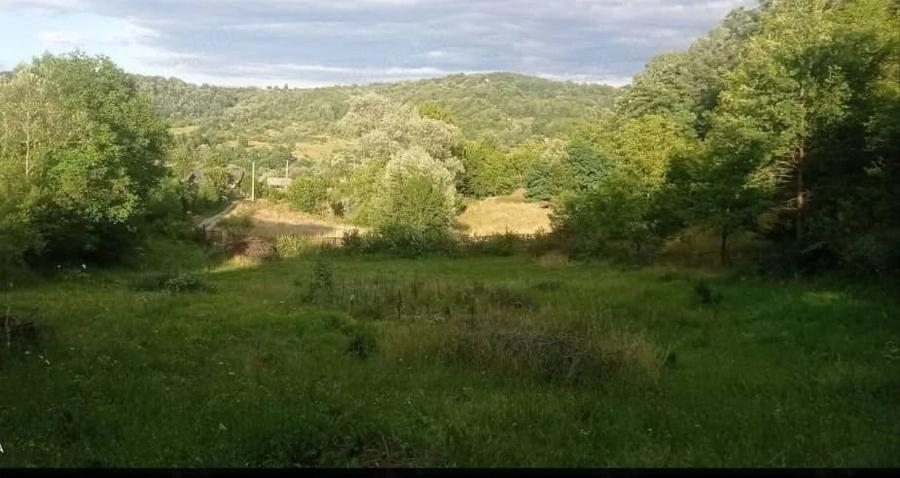 Teren de 3357 mp, în Valea Iașului