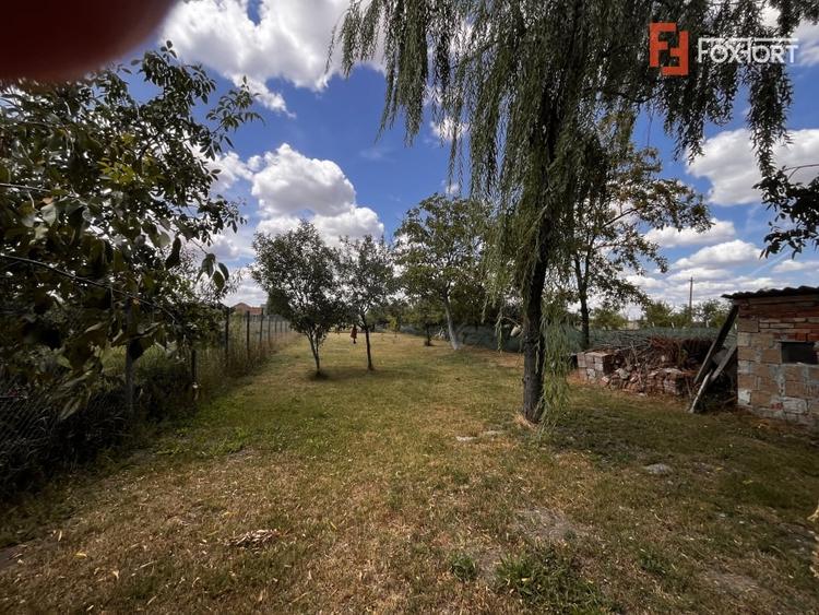 Casă individuală cu 3 camere cu Teren 1094 Mp în Izvin