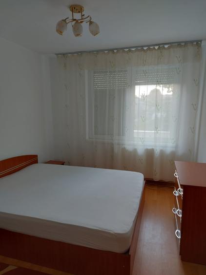Apartament cu 2 camere semidecomandat în P-ța Unirii