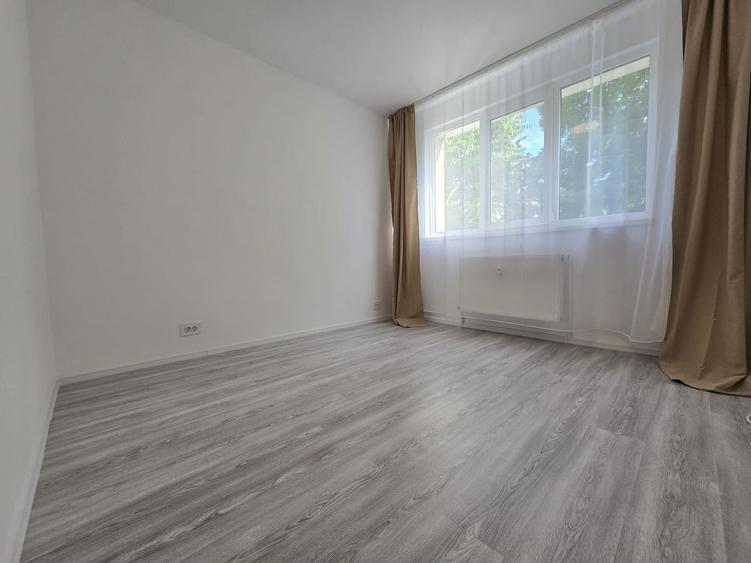 Apartament cu 2 camere semidecomandat, mobilat în 1 Mai