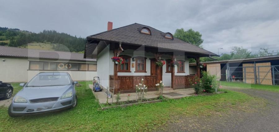 Casă cu 2 camere cu Teren 3300 Mp în Central