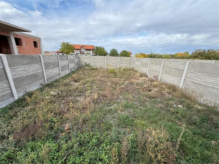 Duplex cu 3 camere cu Canalizare în Moșnița Nouă