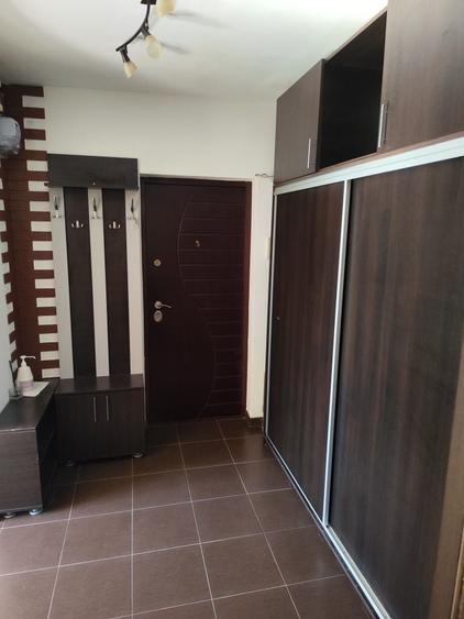 Apartament cu 2 camere semidecomandat în Militari