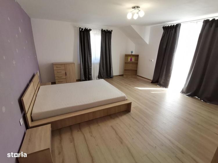 Casă cu 4 camere decomandat în Central