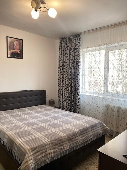 Apartament cu 2 camere semidecomandat în Cuza Vodă