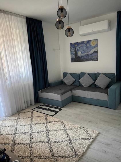 Apartament cu 3 camere decomandat în Roșu