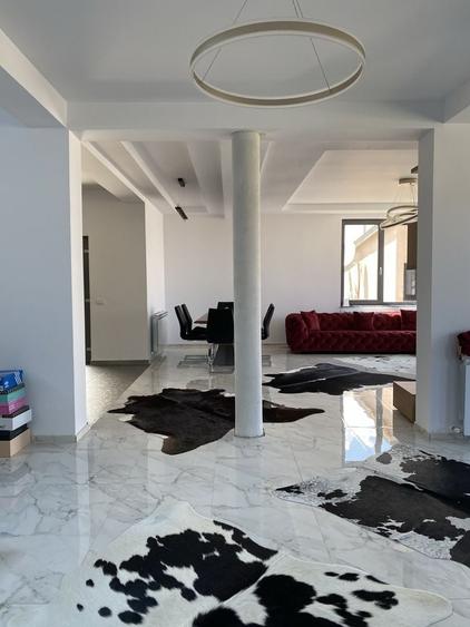 Casă cu 4 camere în Central