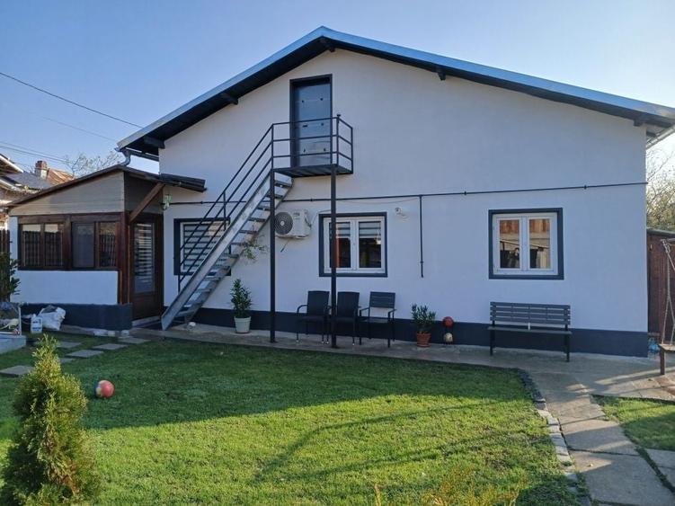 Casă cu 3 camere în Bucov