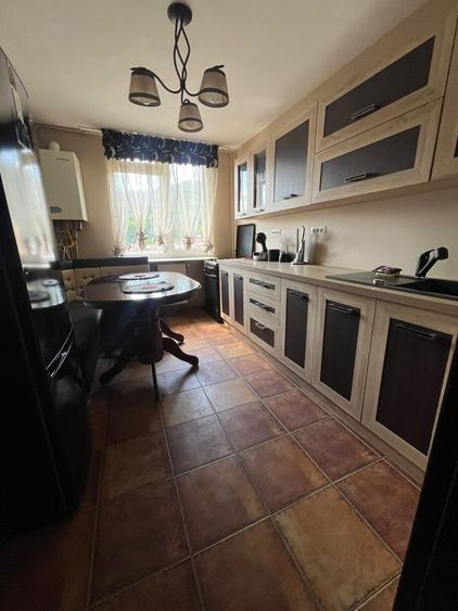 Apartament cu 3 camere semidecomandat în Dărmănești
