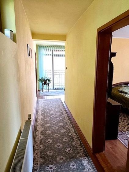 Casă individuală cu 4 camere cu Garaj în Central