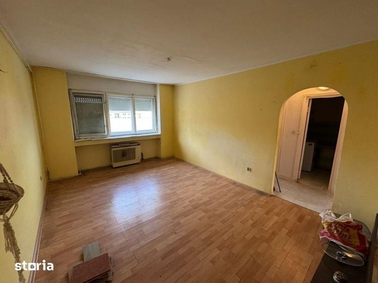 Apartament cu 3 camere semidecomandat în Central