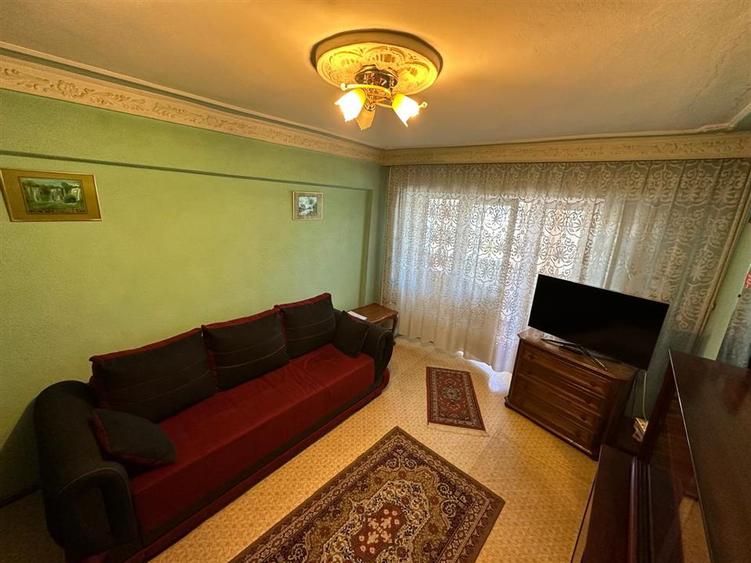 Apartament cu 3 camere decomandat în Păcurari