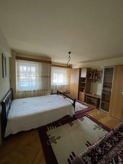 Garsonieră decomandată în Central