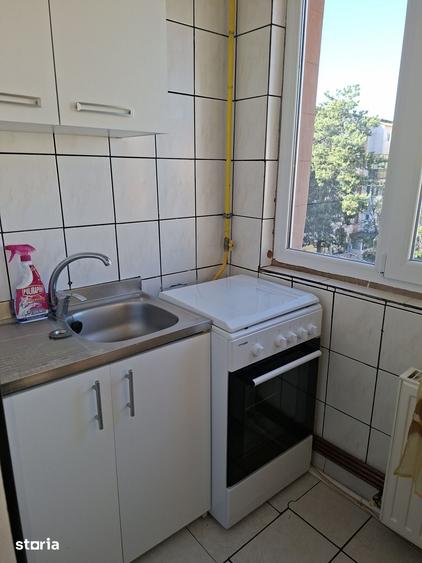 Apartament cu 2 camere decomandat în Craiovița Nouă