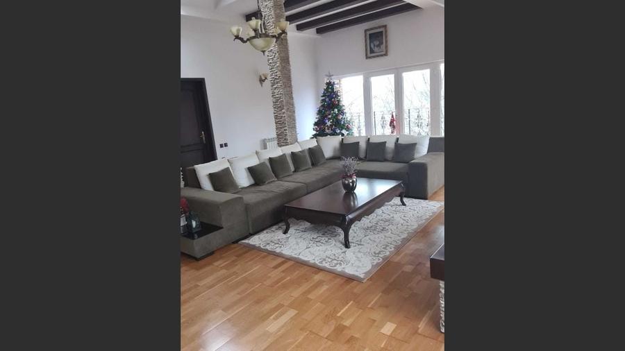 Casă cu 3 camere cu Canalizare în Fieni