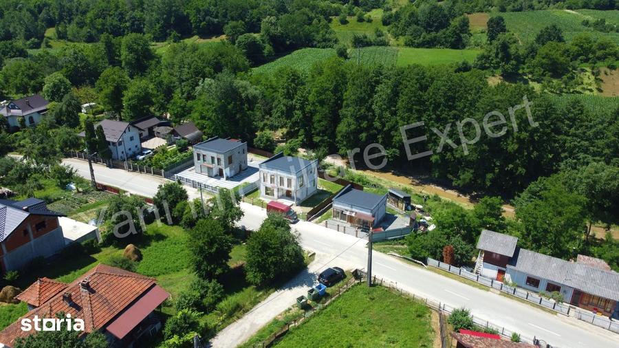 Casă cu 4 camere cu Teren 316 Mp în Băiculești