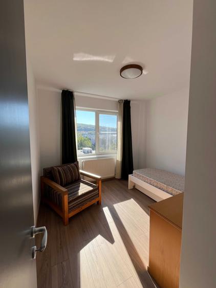 Apartament cu 3 camere decomandat în Tudor