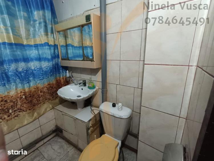 Apartament cu 3 camere decomandat, mobilat în Micro 11