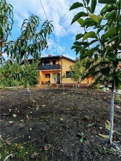 Casă individuală cu 5 camere cu Teren 766 Mp în Vernești