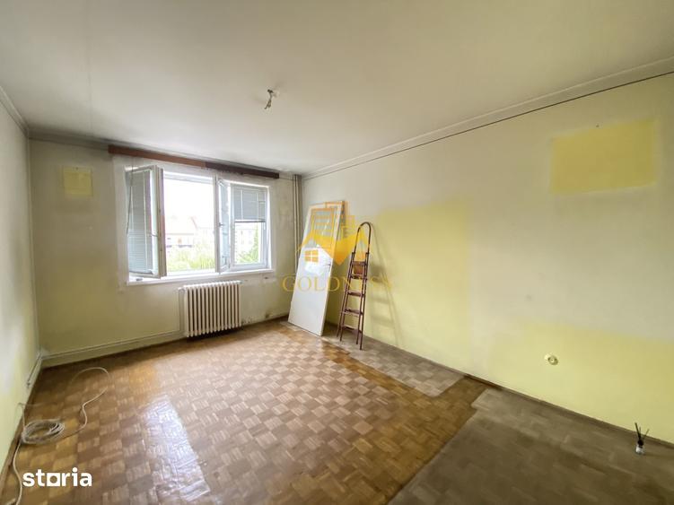 Apartament 2 camere decomandate orientat Sud, et 3/4, P-ta M. Viteazu! - 3