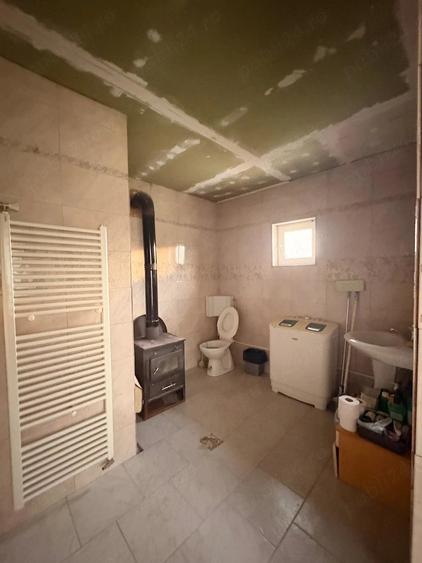 Casă cu 3 camere cu Teren 280 Mp în Central