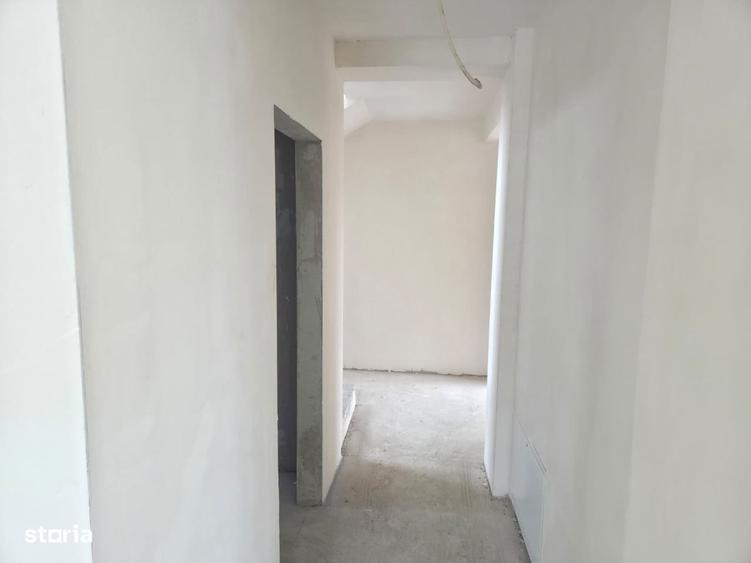 Casă cu 4 camere cu Teren 300 Mp în Dâmbul Rotund