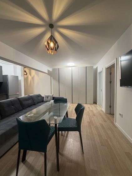 Apartament cu 2 camere semidecomandat în Km 5