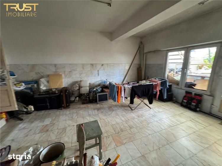 Casă cu 8 camere cu Teren 276 Mp în Zorilor
