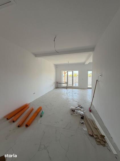 Casă cu 3 camere cu Teren 250 Mp în Moșnița Nouă