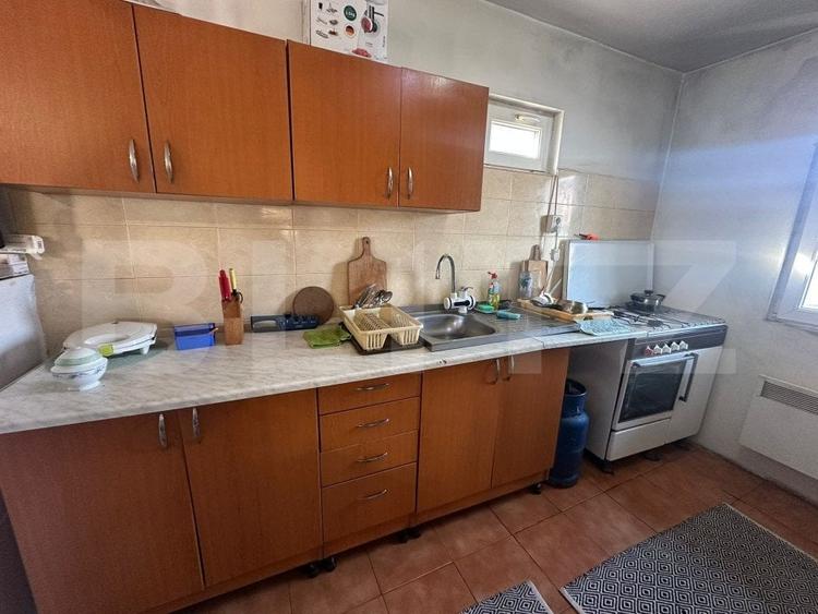 Casă individuală cu 4 camere cu Canalizare în Iris