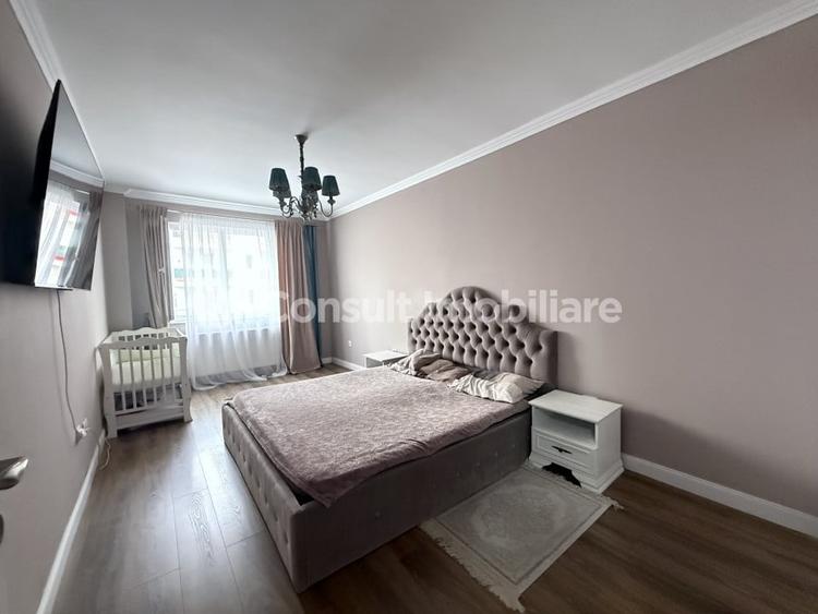 Apartament cu 3 camere semidecomandat în Florești
