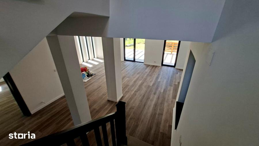 Casă cu 4 camere cu Teren 500 Mp în Bascov