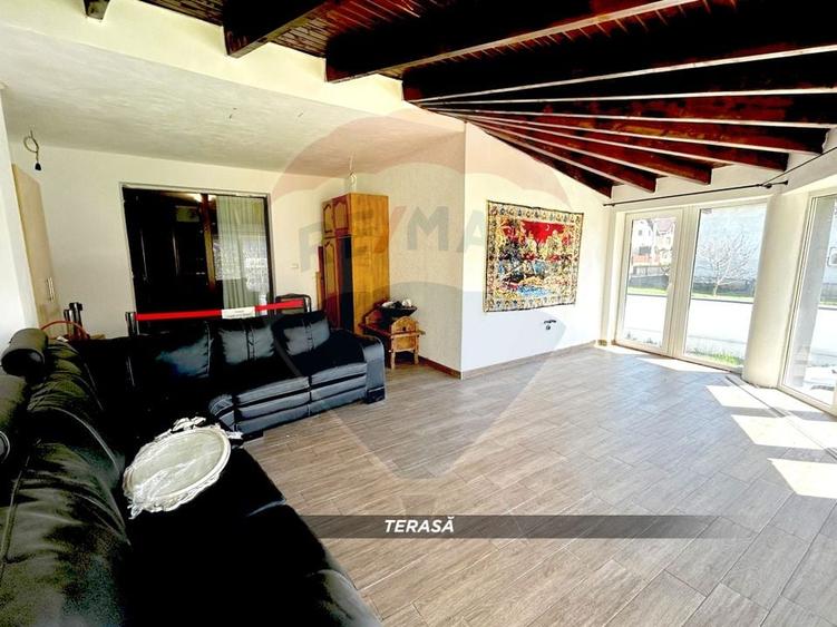 Duplex cu 3 camere cu Teren 765 Mp în Est