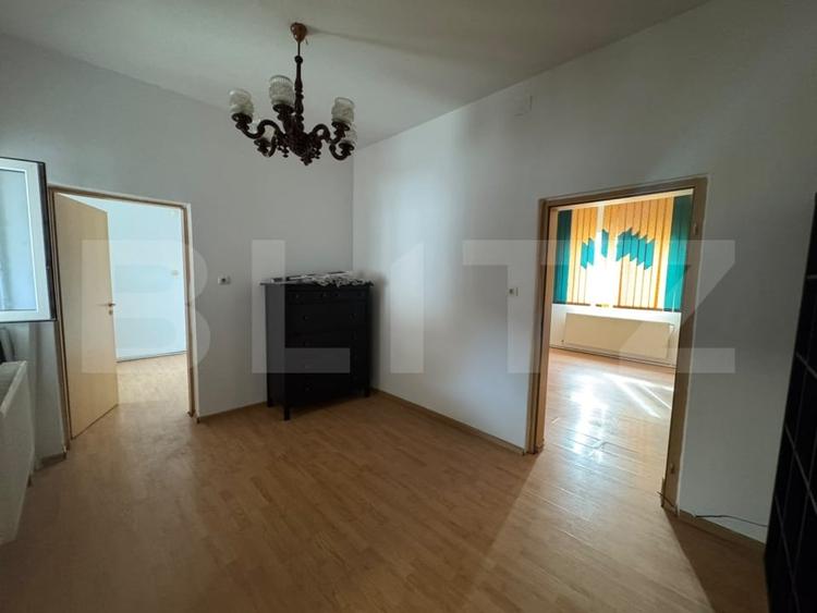 Apartament cu 3 camere decomandat, mobilat în Mehala