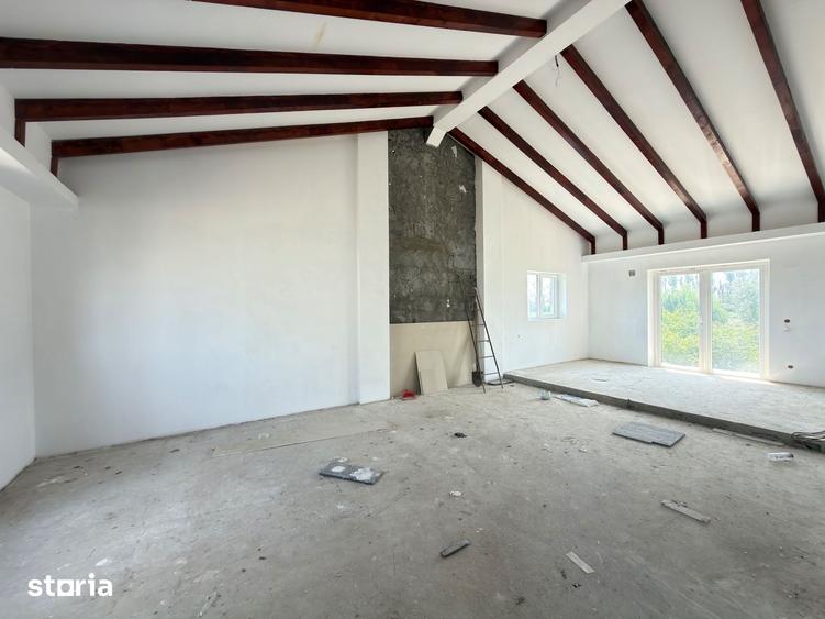 Casă cu 5 camere cu Teren 1322 Mp în Băleni