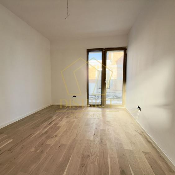 Duplex cu 4 camere cu Canalizare în Dumbrăvița
