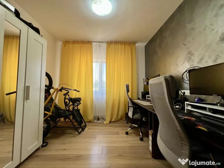 Apartament cu 3 camere semidecomandat în Central