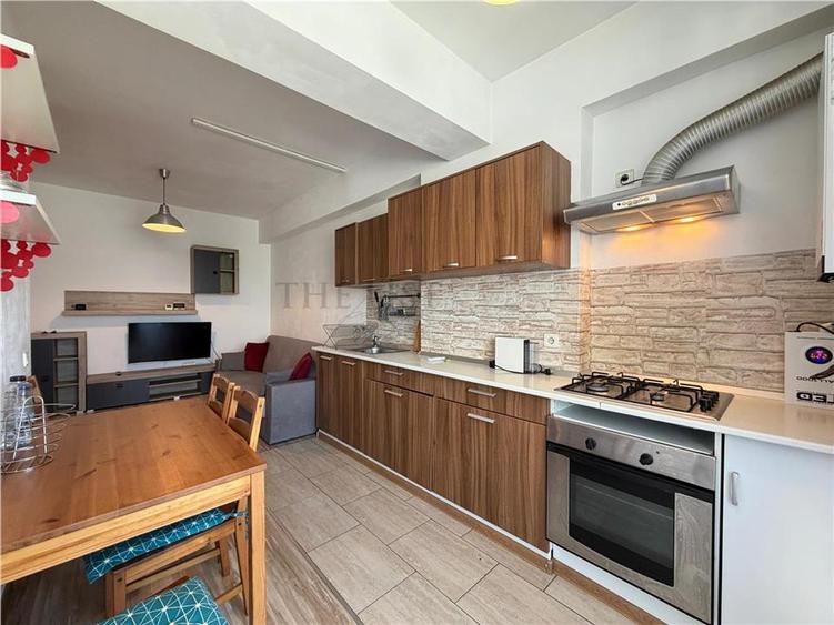 Apartament cu 2 camere decomandat, mobilat în Titan