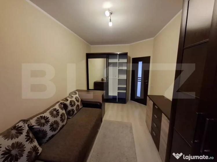 Apartament cu 3 camere semidecomandat în Micro 16