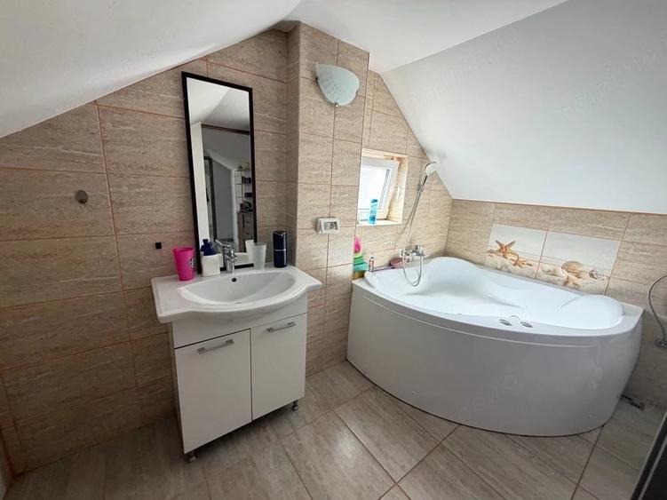 vand casa cu 5 camere Fratelia - 6