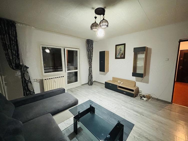 Apartament cu 3 camere decomandat în Sebastian