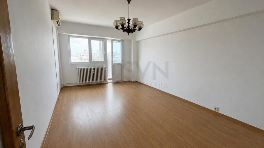 Apartament cu 4 camere decomandat în Amzei