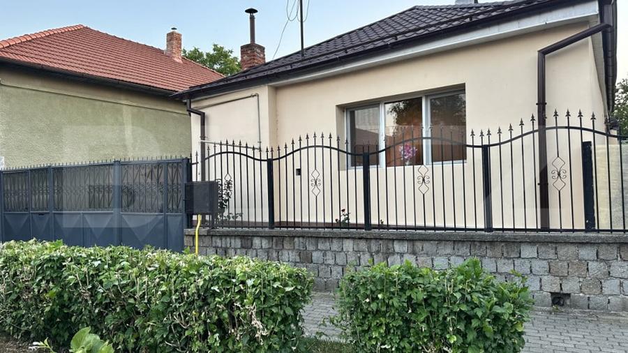 Casă cu 3 camere cu Teren 200 Mp în Central