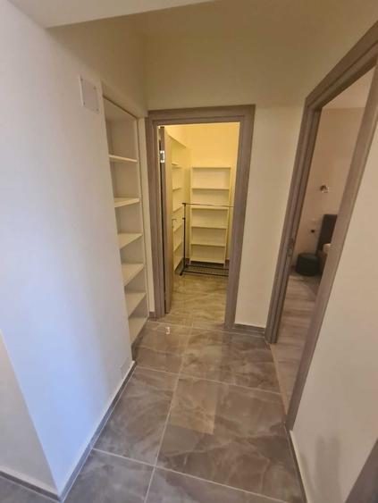 Apartament cu 4 camere decomandat în Aurel Vlaicu