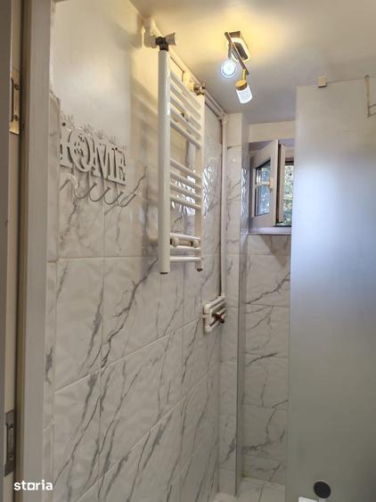 Apartament cu 3 camere semidecomandat în George Enescu