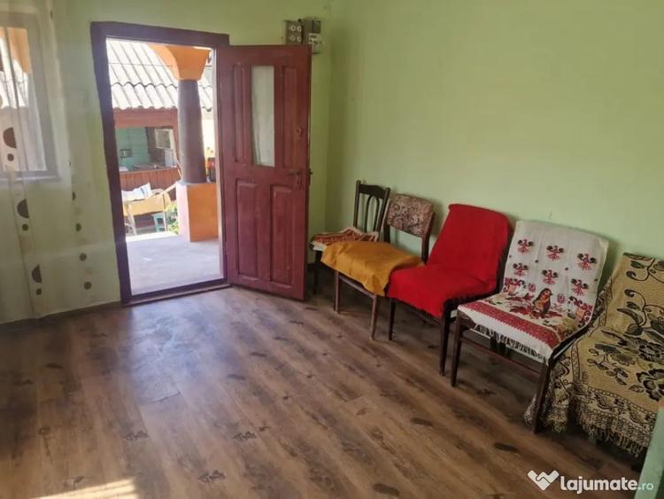Casă cu 2 camere cu Teren 1150 Mp în Boțești