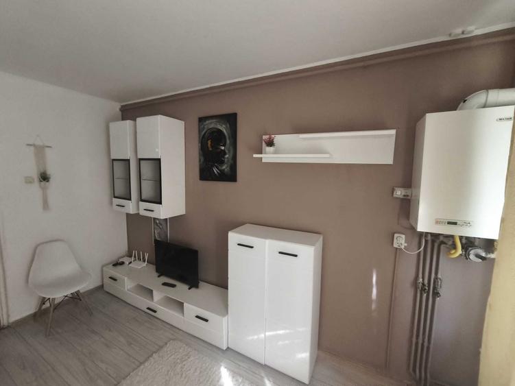 Casă cu 1 camere decomandat în Județean