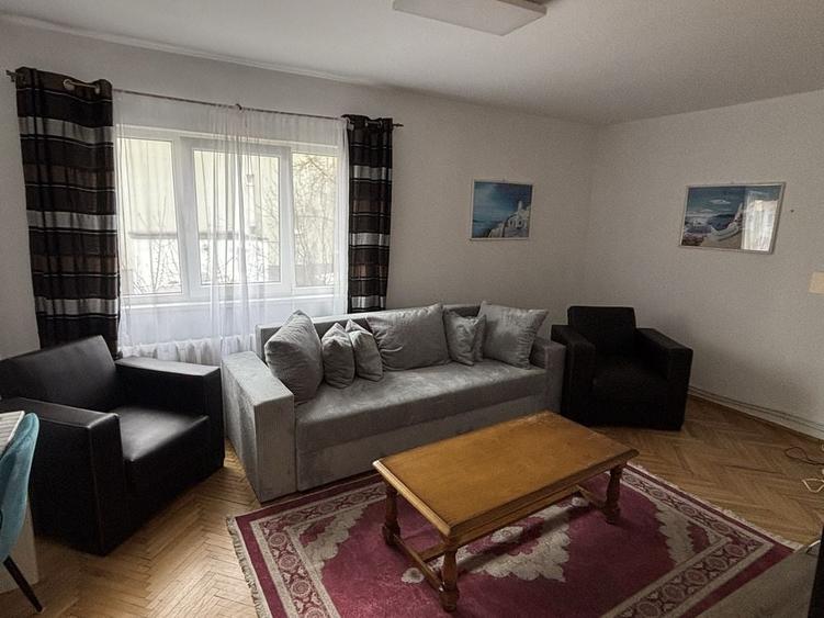 Apartament cu 2 camere decomandat în Zorilor