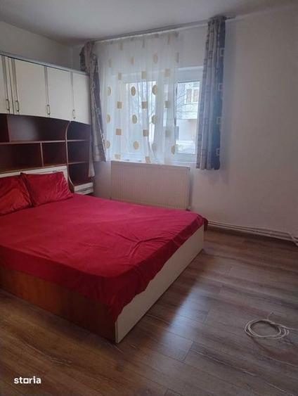Vand apartament 2 camere Zona Industriala - 1