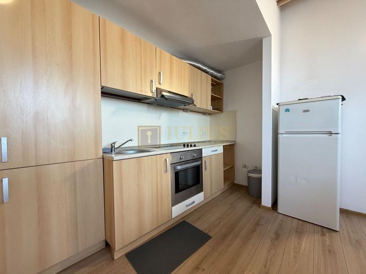 Garsonieră decomandată în Complex Studențesc